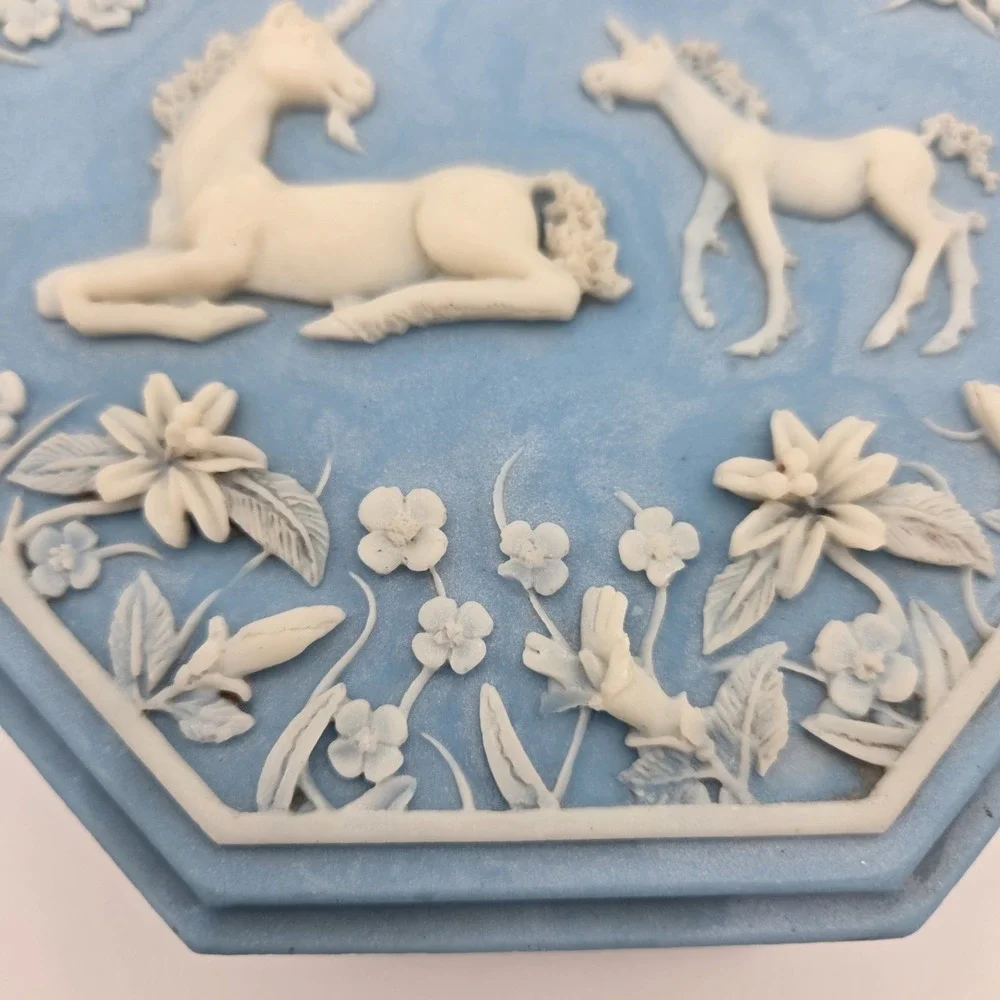 Vintage Incolay Stone Blue & White Jewelry Or Trinket Music Box With Unicorns